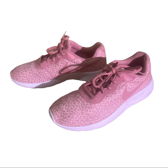 New, no box only tried at home but never used. Size 7Y ( youth) - Picture 2 of 7